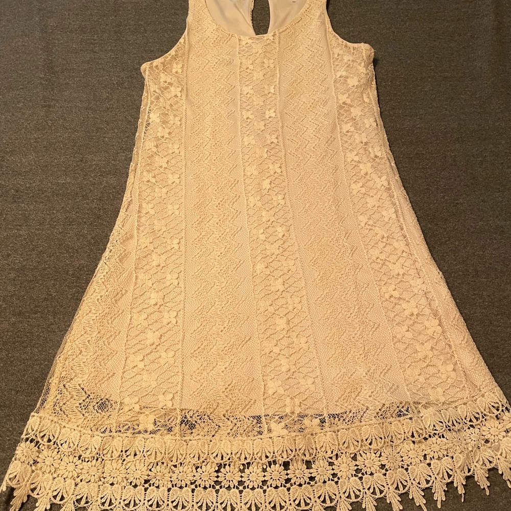 Speechless small sleeveless cream color dress